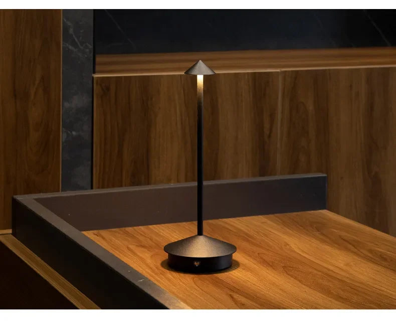 Rechargeable Table Lamp Creative Dining Touch Led Hotel Bar Coffee Pina Pro Table Lamp Lampada Da Tavolo Decorative Desk Lamp